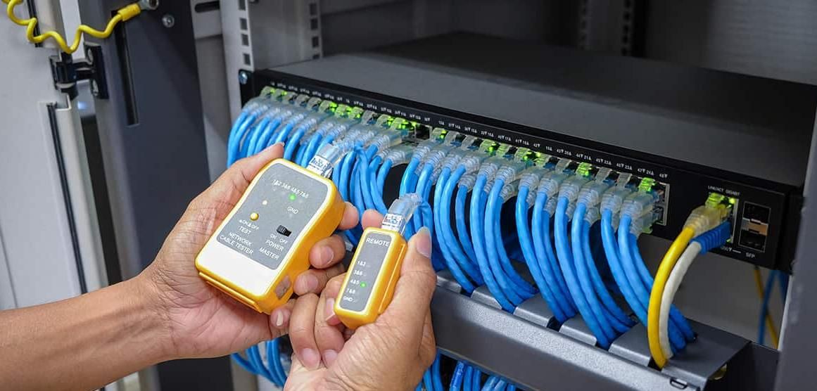 Testing network cabling in a data rack